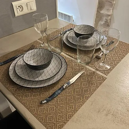 Dans Le Vieil Antibes